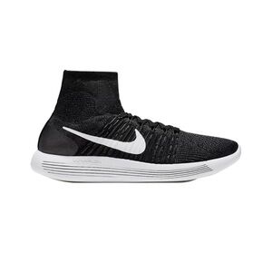 Nike women’s black running shoes